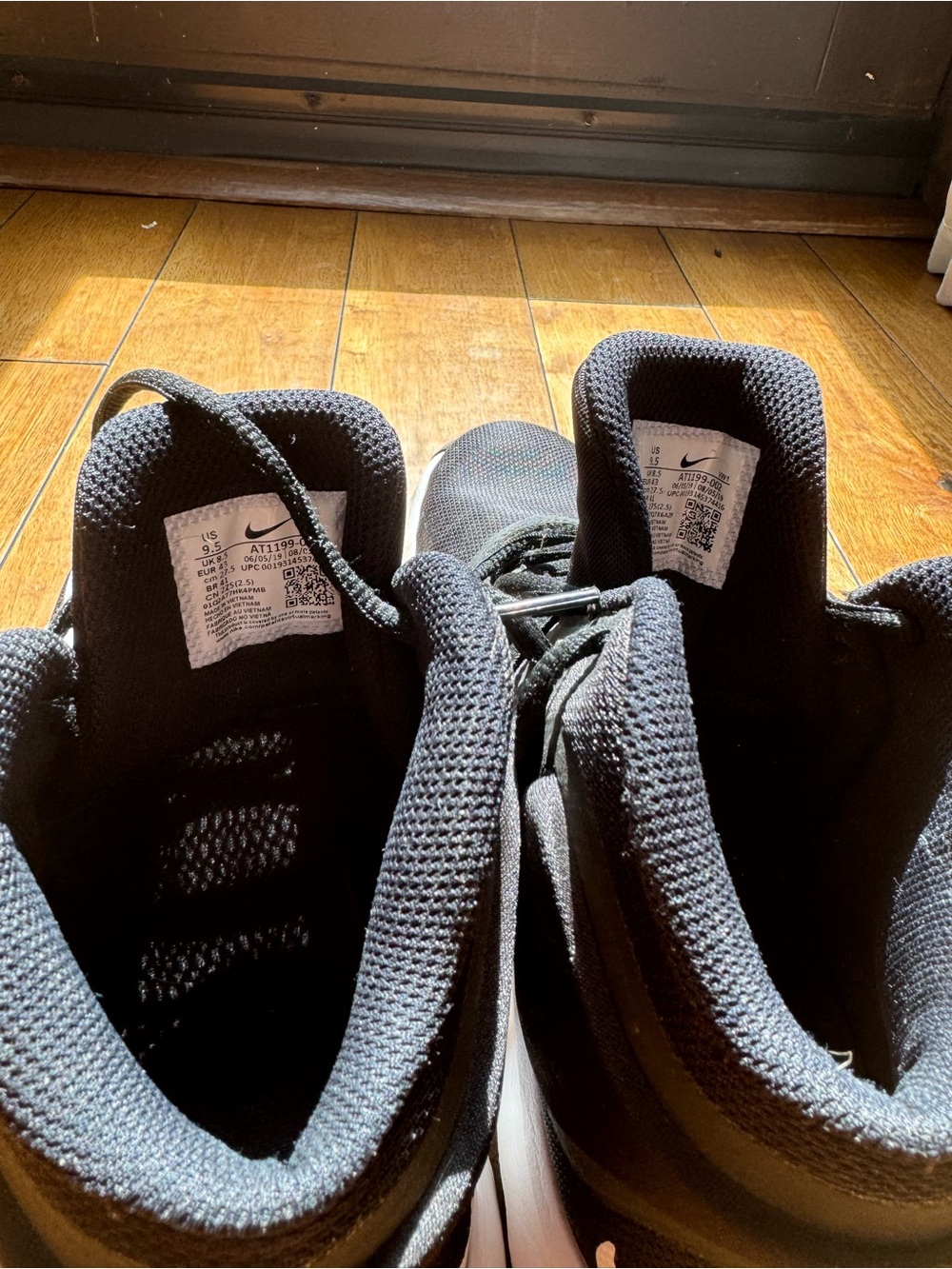 Nike Men's Black Basketball Shoes 9.5 - Picture 7 of 9
